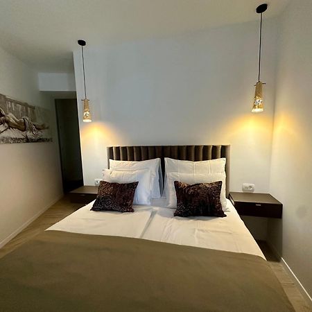 Mariani Luxury Rooms In Center Split Exterior photo