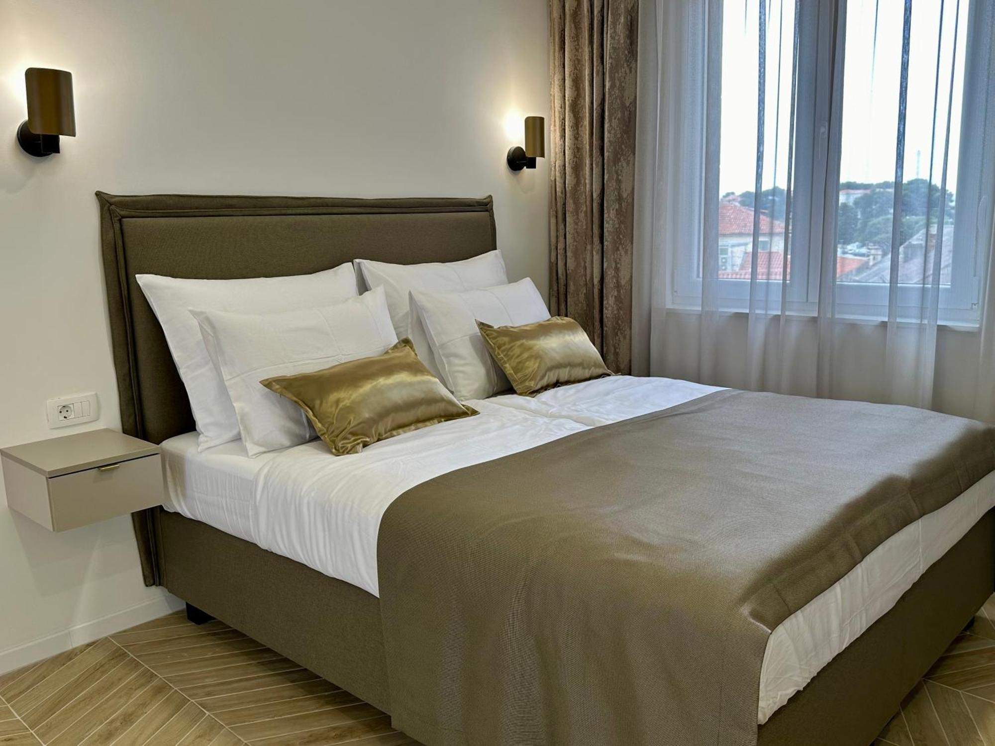 Mariani Luxury Rooms In Center Split Exterior photo