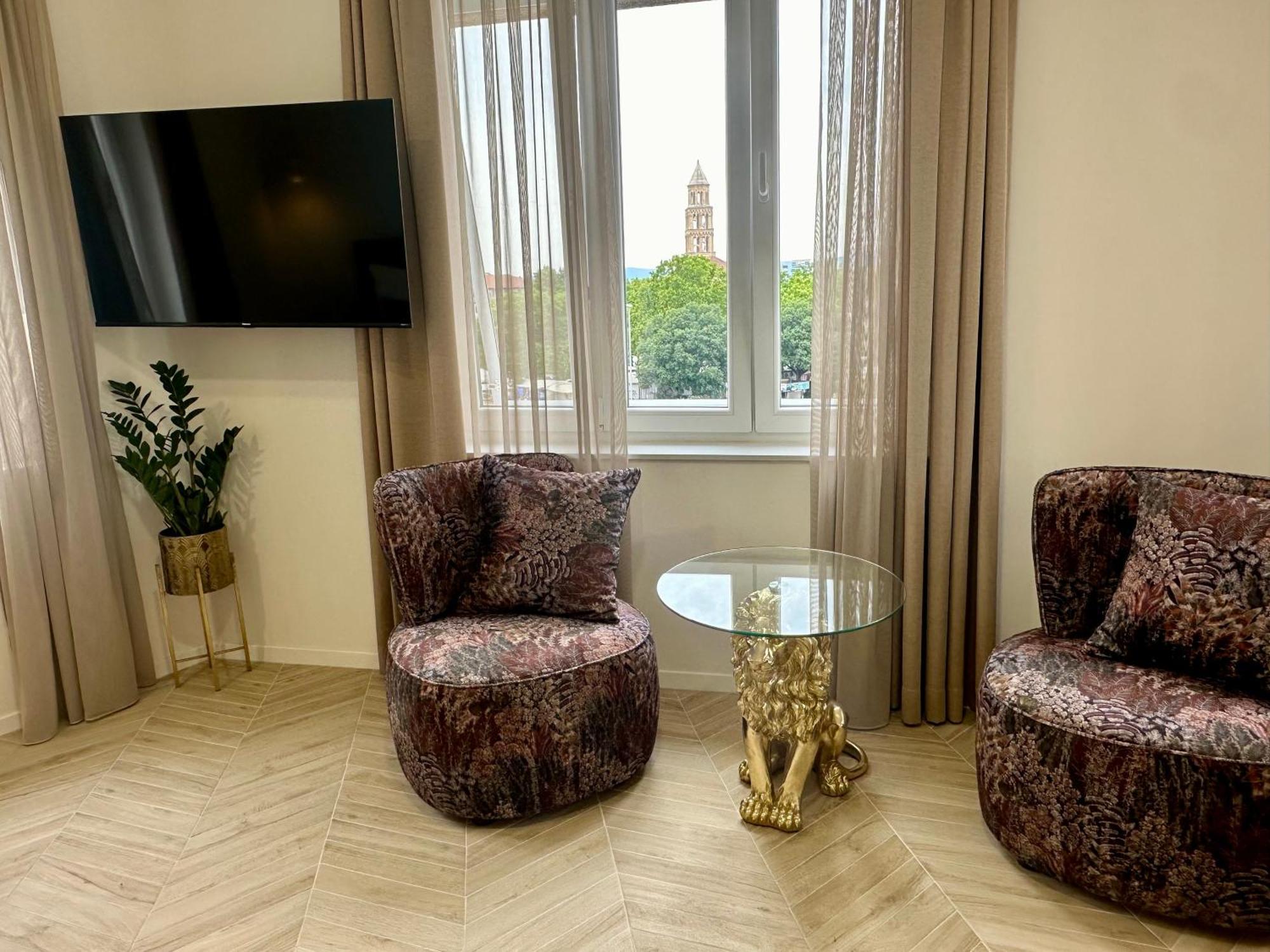 Mariani Luxury Rooms In Center Split Exterior photo