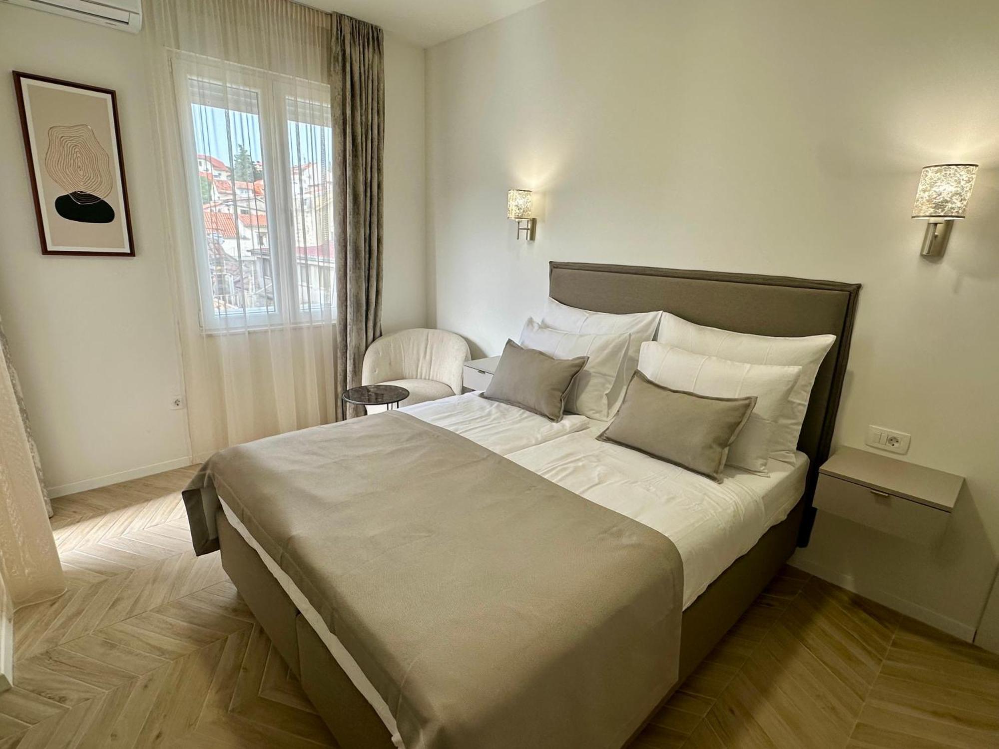 Mariani Luxury Rooms In Center Split Exterior photo