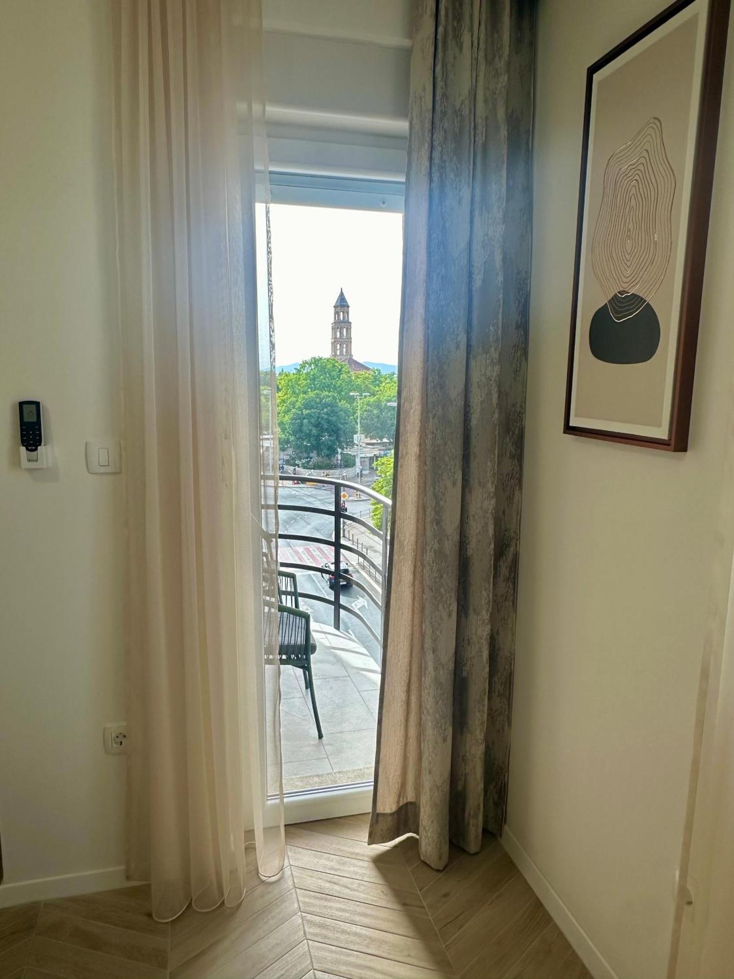 Mariani Luxury Rooms In Center Split Exterior photo