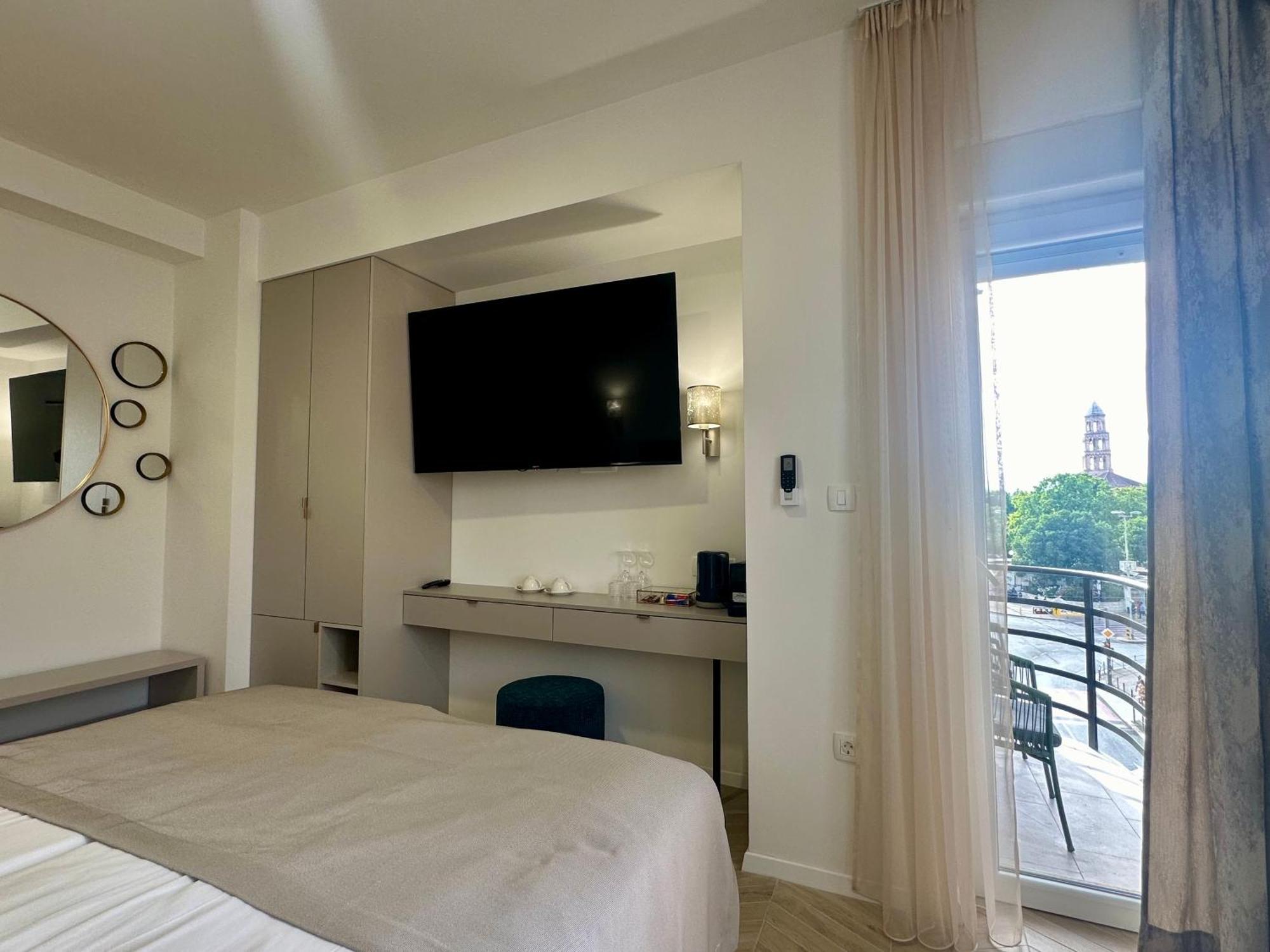 Mariani Luxury Rooms In Center Split Exterior photo
