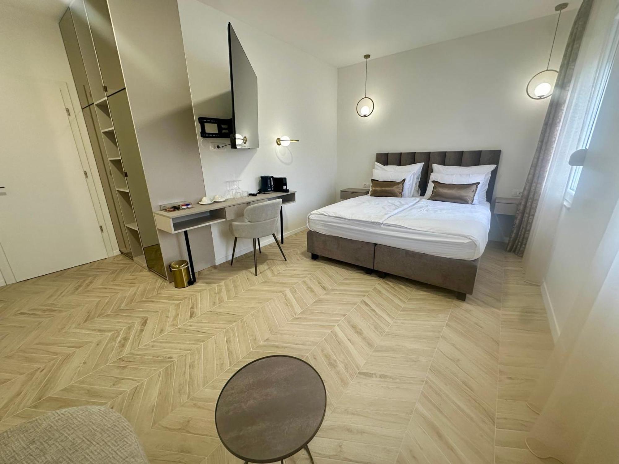 Mariani Luxury Rooms In Center Split Exterior photo