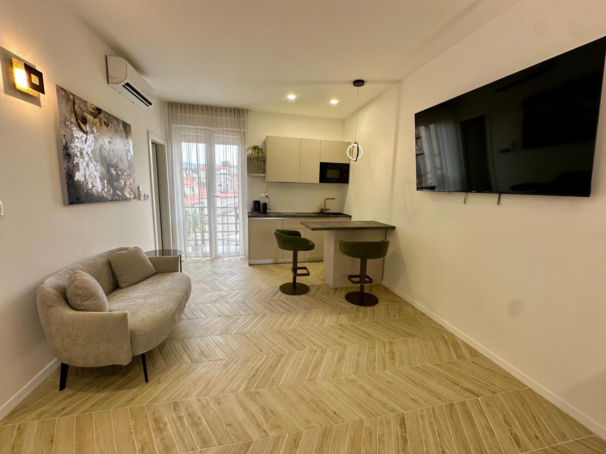 Mariani Luxury Rooms In Center Split Exterior photo