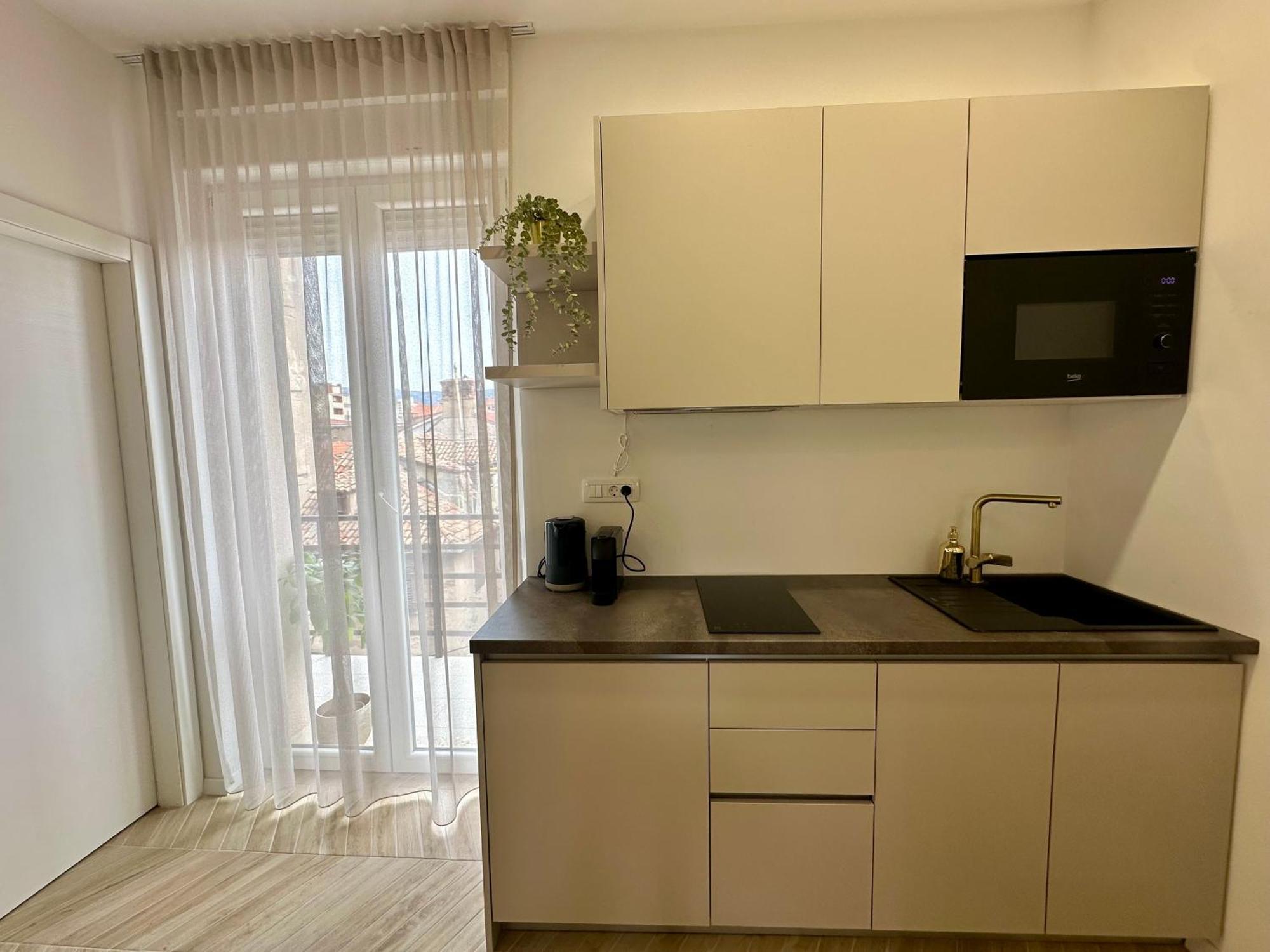 Mariani Luxury Rooms In Center Split Exterior photo