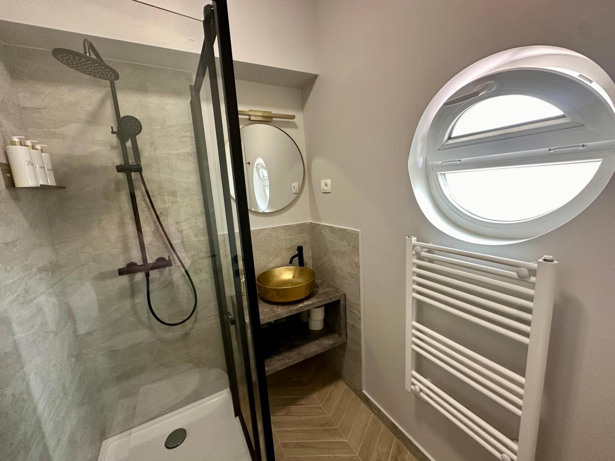 Mariani Luxury Rooms In Center Split Exterior photo