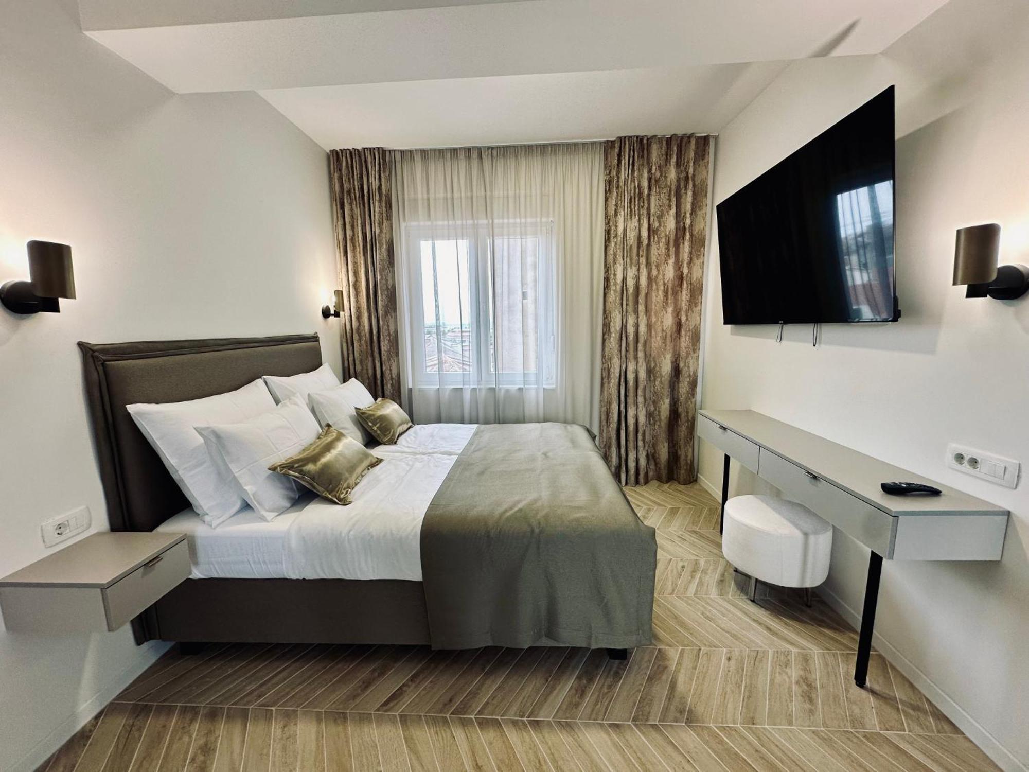 Mariani Luxury Rooms In Center Split Exterior photo
