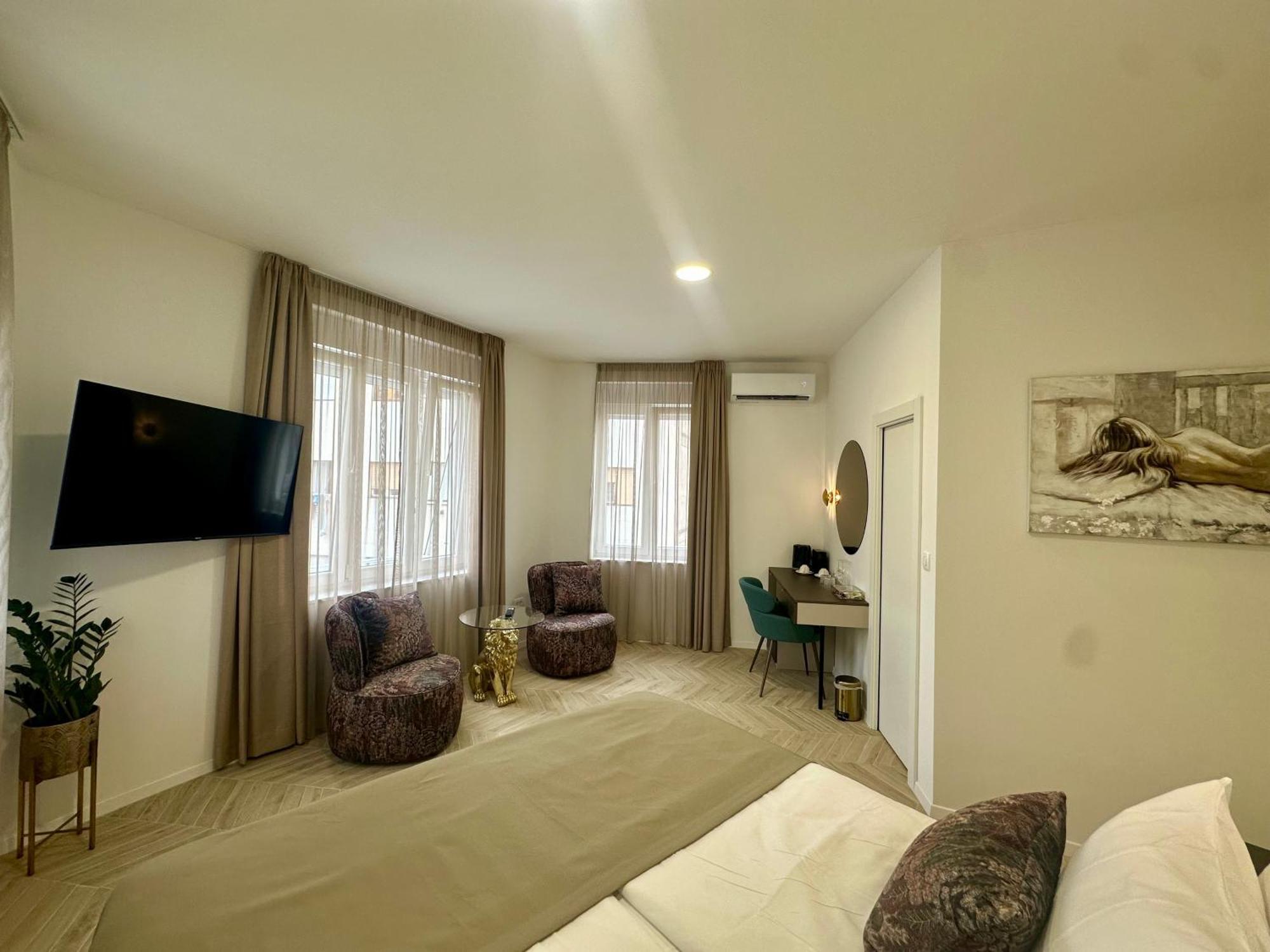 Mariani Luxury Rooms In Center Split Exterior photo