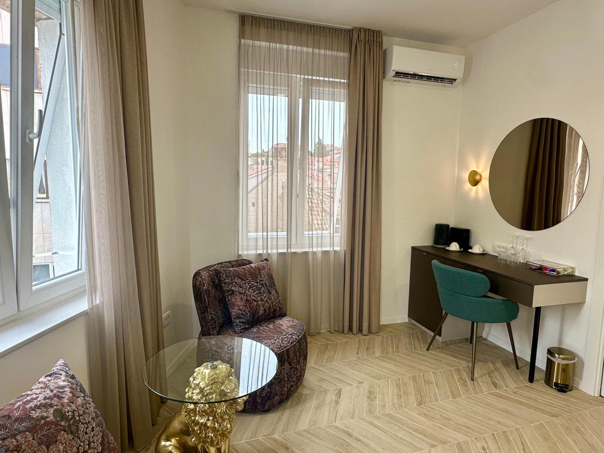 Mariani Luxury Rooms In Center Split Exterior photo